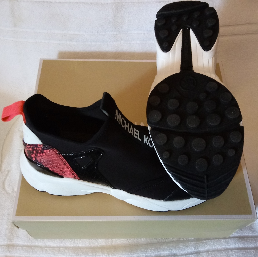 "New" Michael Kors Willow Slip On Scuba Sneakers - Picture 6 of 16